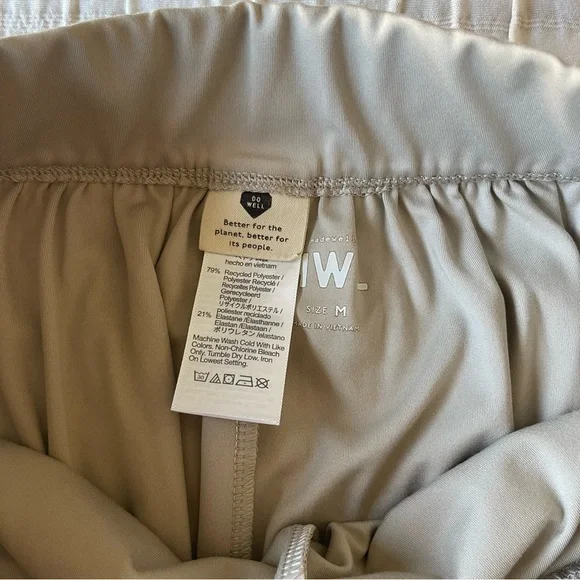 MWL Flex Wrap Skort in Wet Sand Tan Medium Like New - Picture 6 of 9